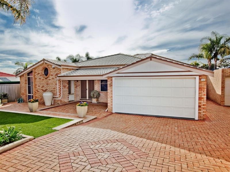5 Carmil Place, Alexander Heights WA 6064