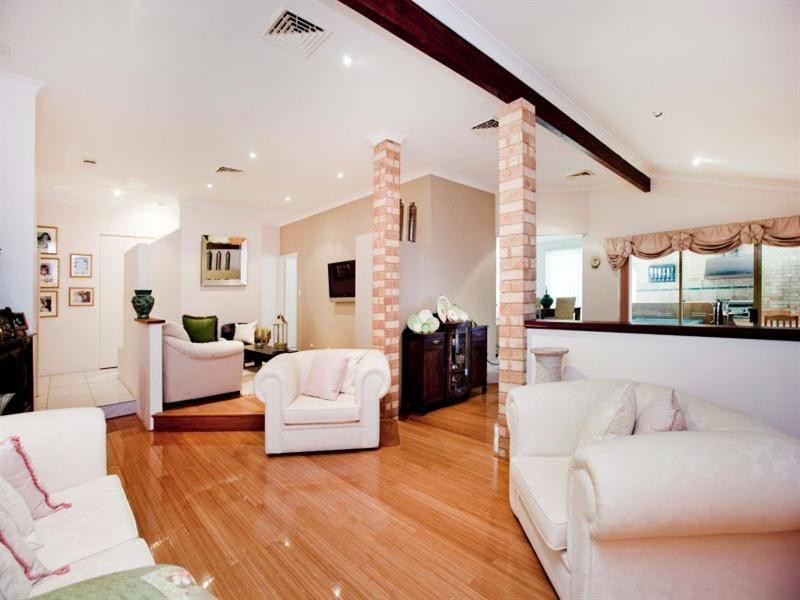 5 Carmil Place, Alexander Heights WA 6064