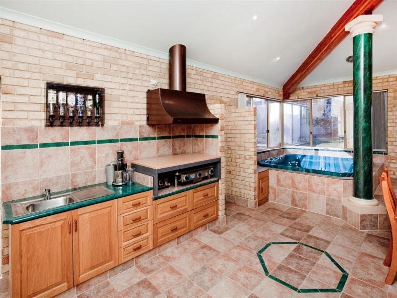 5 Carmil Place, Alexander Heights WA 6064