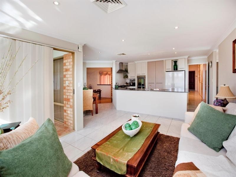 5 Carmil Place, Alexander Heights WA 6064