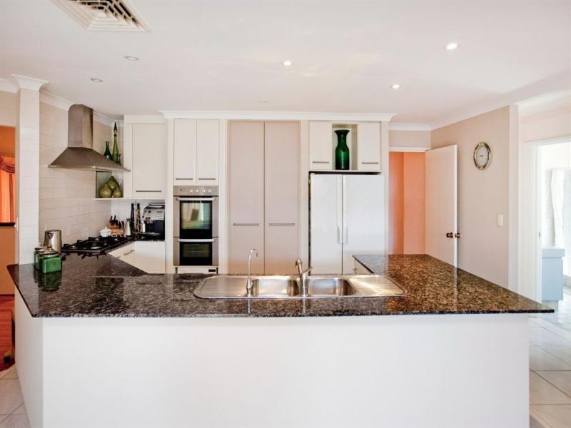 5 Carmil Place, Alexander Heights WA 6064