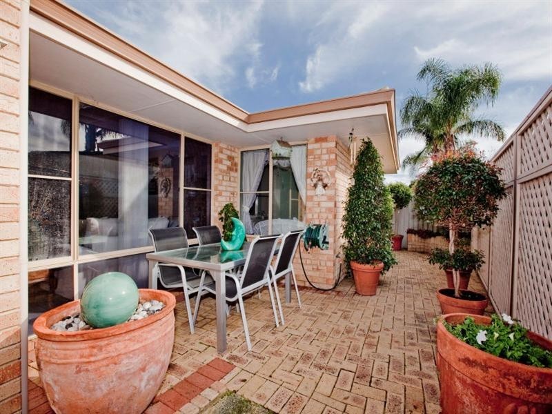 5 Carmil Place, Alexander Heights WA 6064