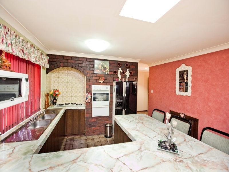 15 Walkington Way, Eden Hill WA 6054