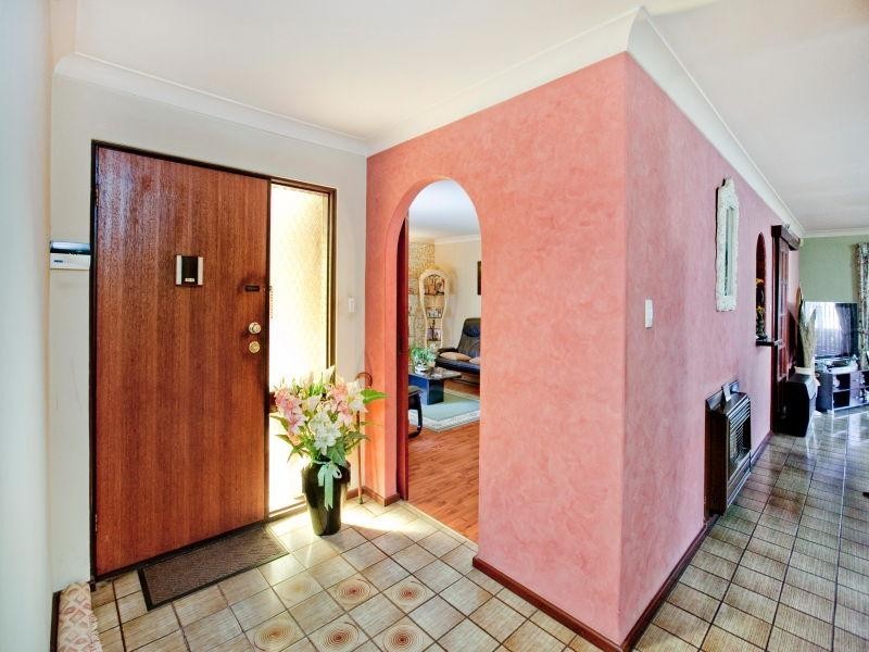 15 Walkington Way, Eden Hill WA 6054