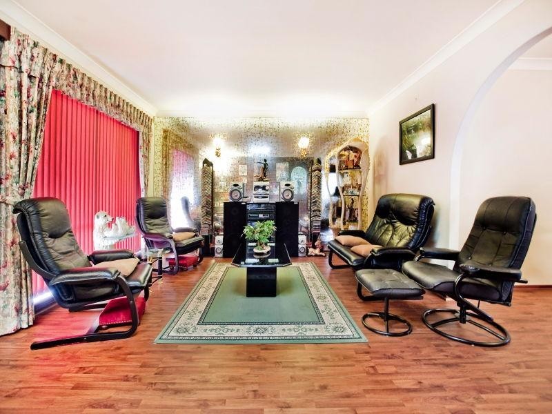 15 Walkington Way, Eden Hill WA 6054