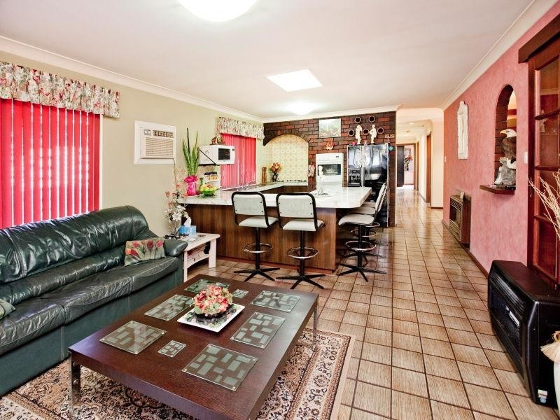 15 Walkington Way, Eden Hill WA 6054