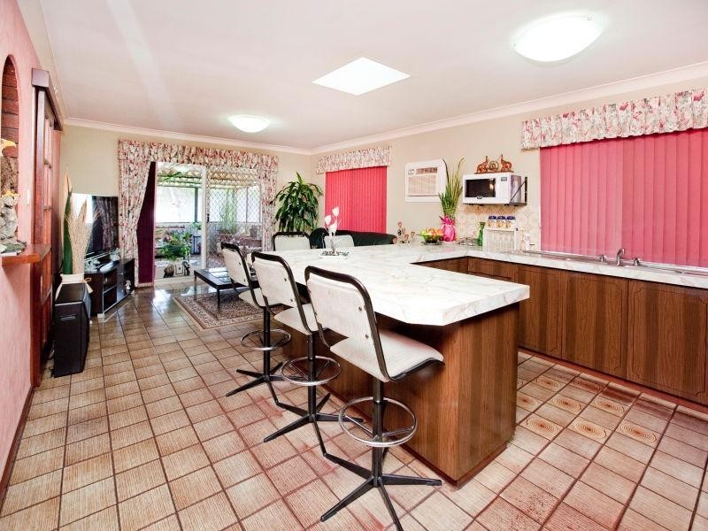 15 Walkington Way, Eden Hill WA 6054