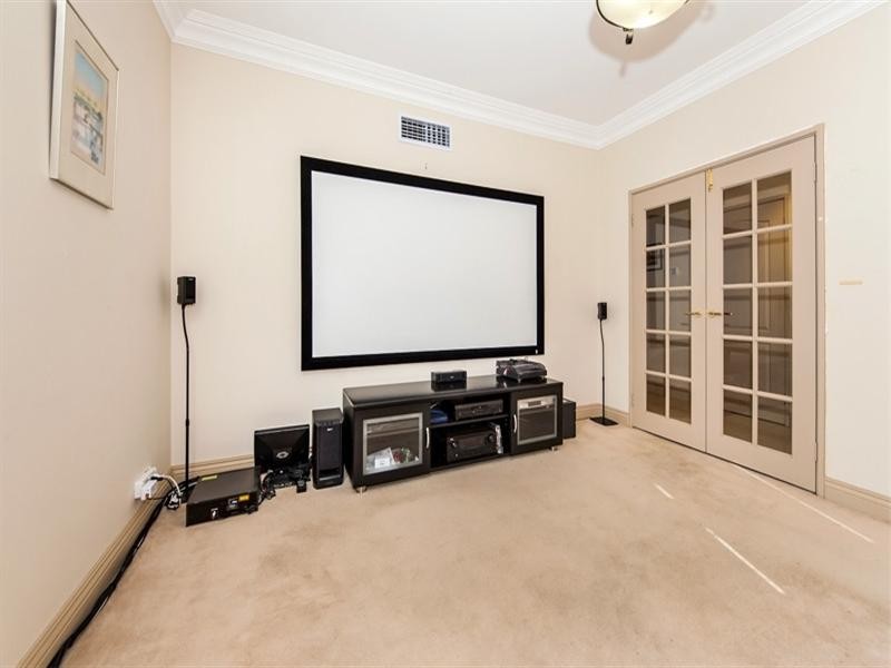 234 Royal Street, Yokine WA 6060