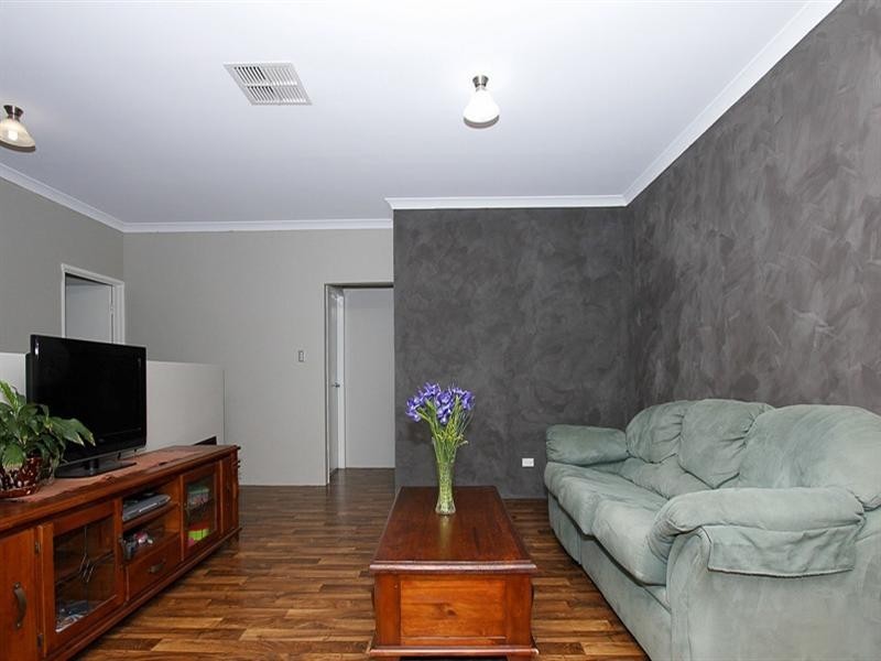 19 Blarney Place, Canning Vale WA 6155