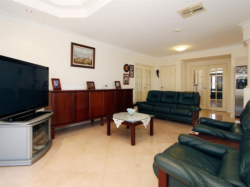9 Cheval Place, Canning Vale WA 6155