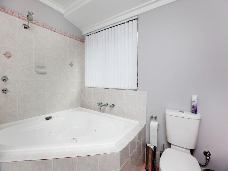 33 Alderhurst Crescent, Bayswater WA 6053