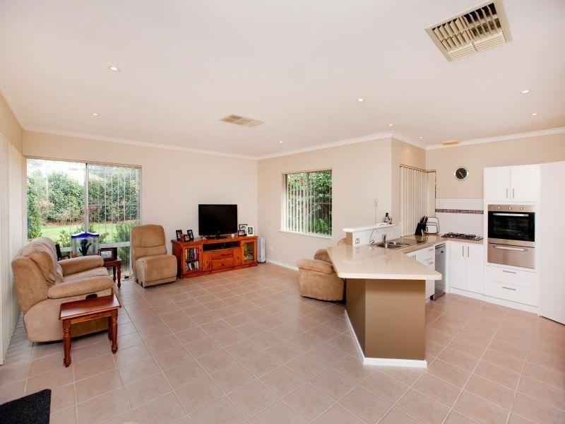 33 Alderhurst Crescent, Bayswater WA 6053