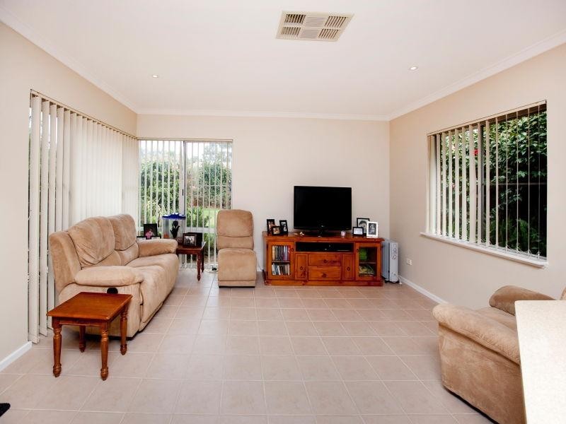 33 Alderhurst Crescent, Bayswater WA 6053