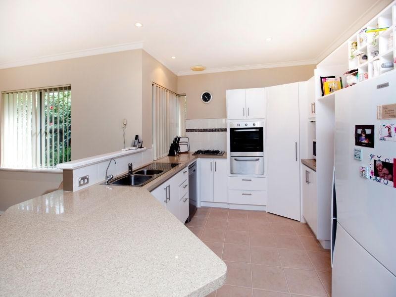 33 Alderhurst Crescent, Bayswater WA 6053