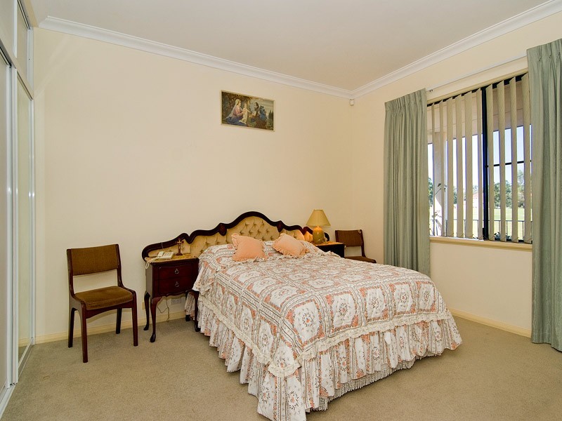 25 Bembridge Loop, Hocking WA 6065