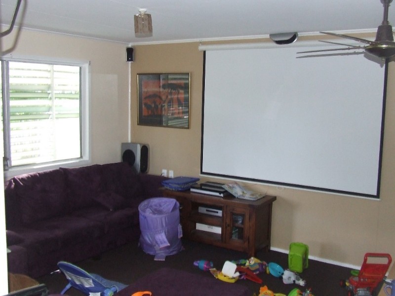 14 Davey Street, Moura QLD 4718