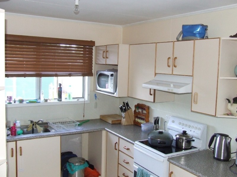 14 Davey Street, Moura QLD 4718