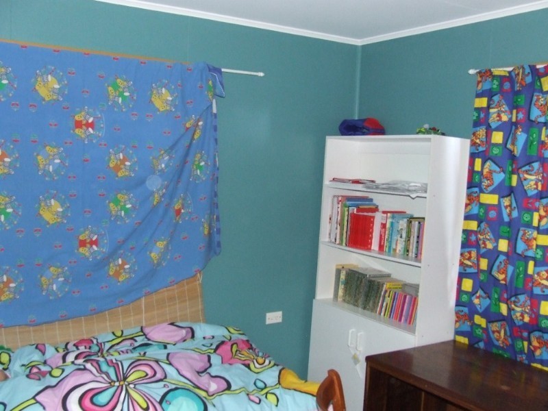 14 Davey Street, Moura QLD 4718