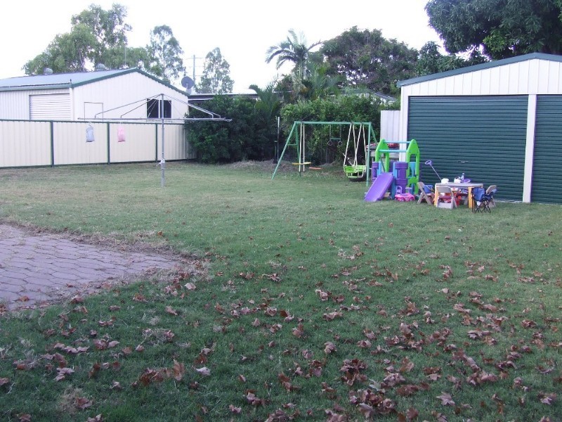 14 Davey Street, Moura QLD 4718