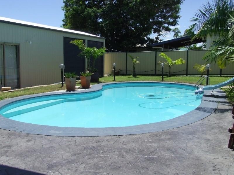 10 Lang Street, Moura QLD 4718