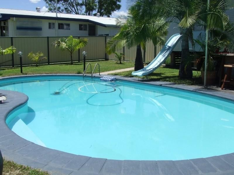 10 Lang Street, Moura QLD 4718