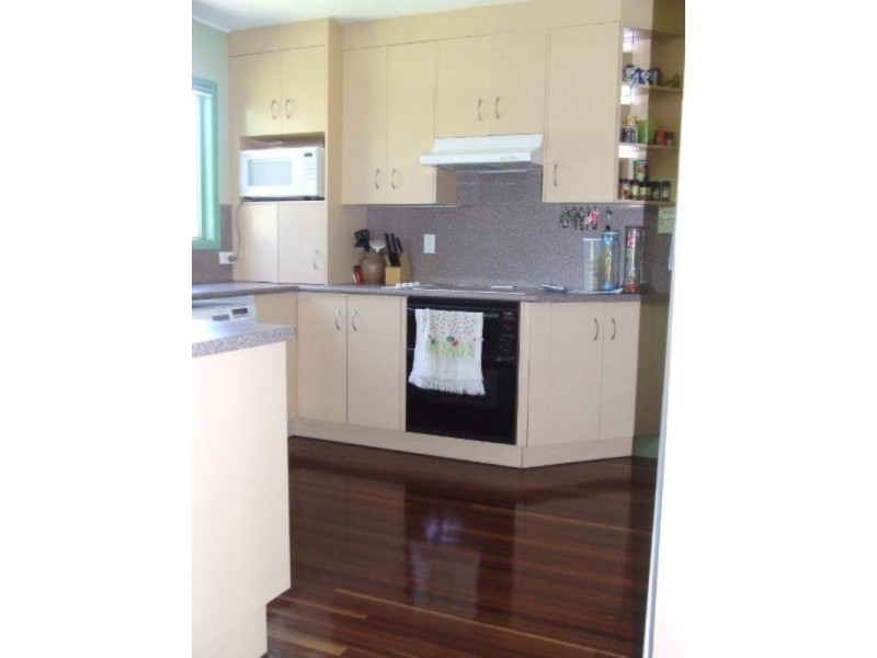 10 Lang Street, Moura QLD 4718