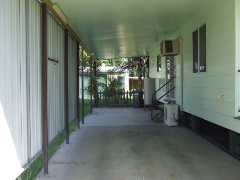 5 Chilton Street, Moura QLD 4718