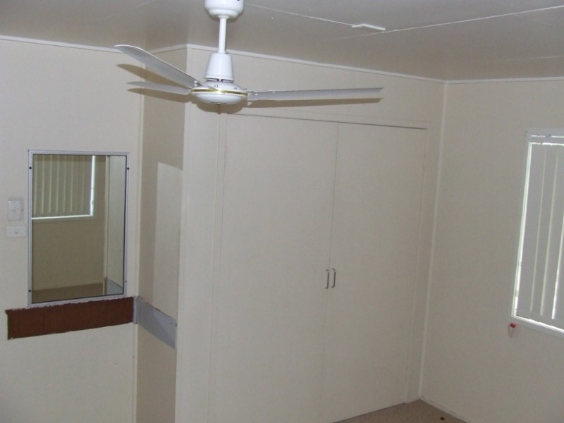 5 Chilton Street, Moura QLD 4718