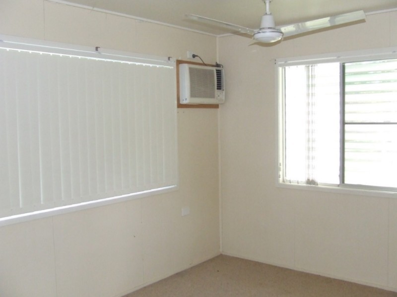 5 Chilton Street, Moura QLD 4718