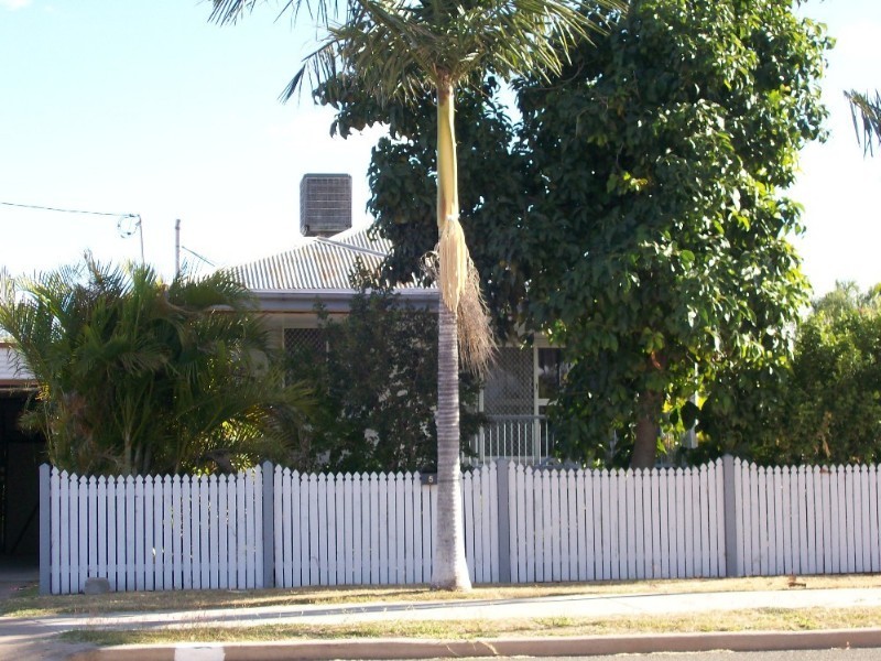 5 Gillespie Street, Moura QLD 4718