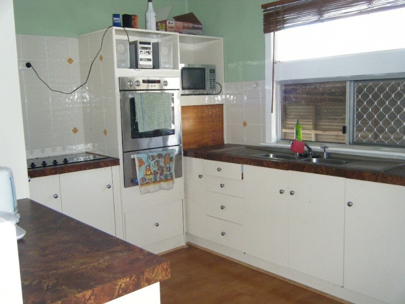 5 Gillespie Street, Moura QLD 4718