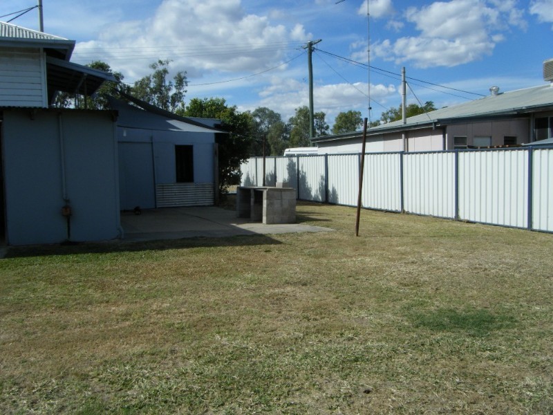 5 Gillespie Street, Moura QLD 4718