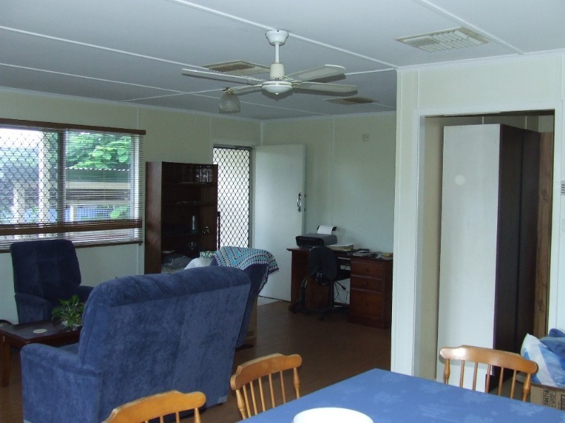 55 Davey Street, Moura QLD 4718