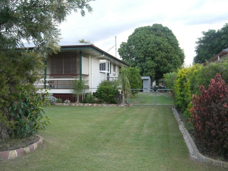 15 McArthur Street, Moura QLD 4718