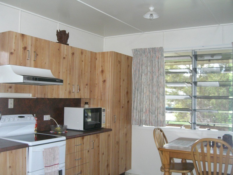 15 McArthur Street, Moura QLD 4718