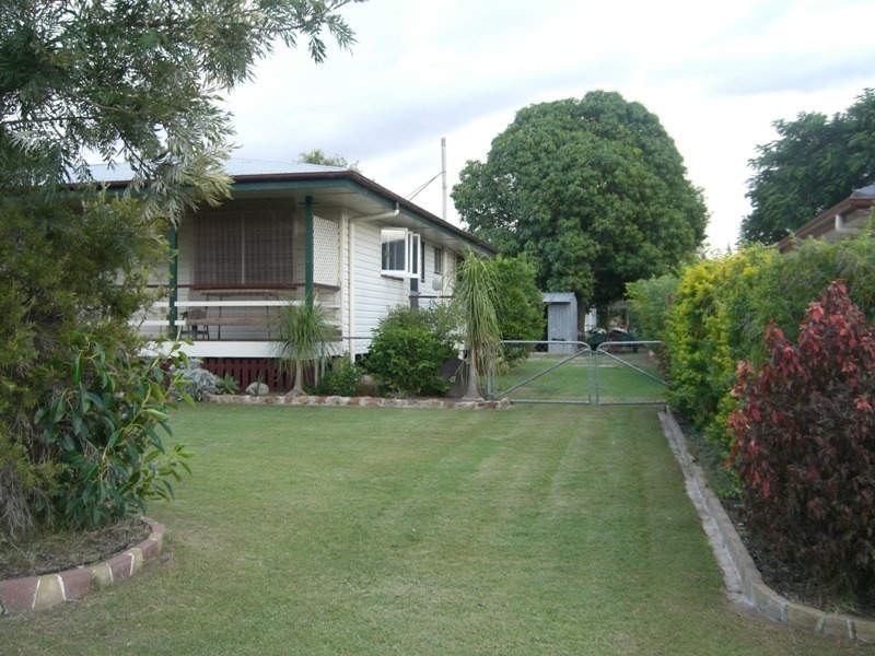 15 McArthur Street, Moura QLD 4718