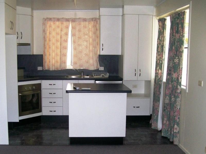 8 Shirley, Moura QLD 4718