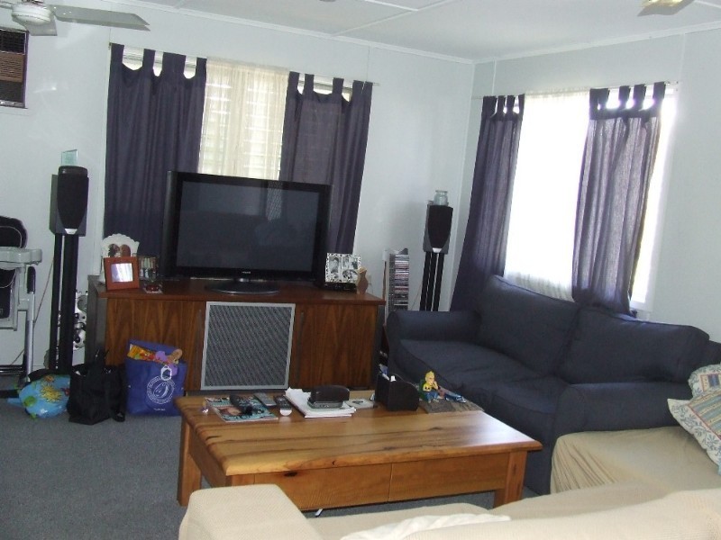 61 Davey Street, Moura QLD 4718