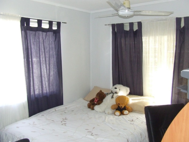 61 Davey Street, Moura QLD 4718