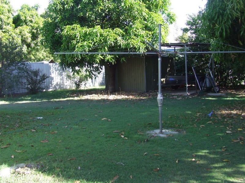 61 Davey Street, Moura QLD 4718