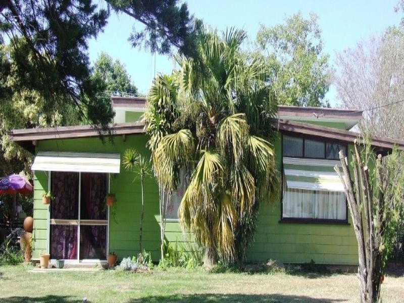 2 Eleventh Avenue, Theodore QLD 4719