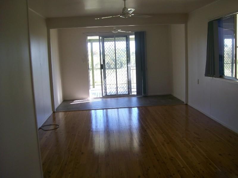 4 Nobbs Street, Moura QLD 4718