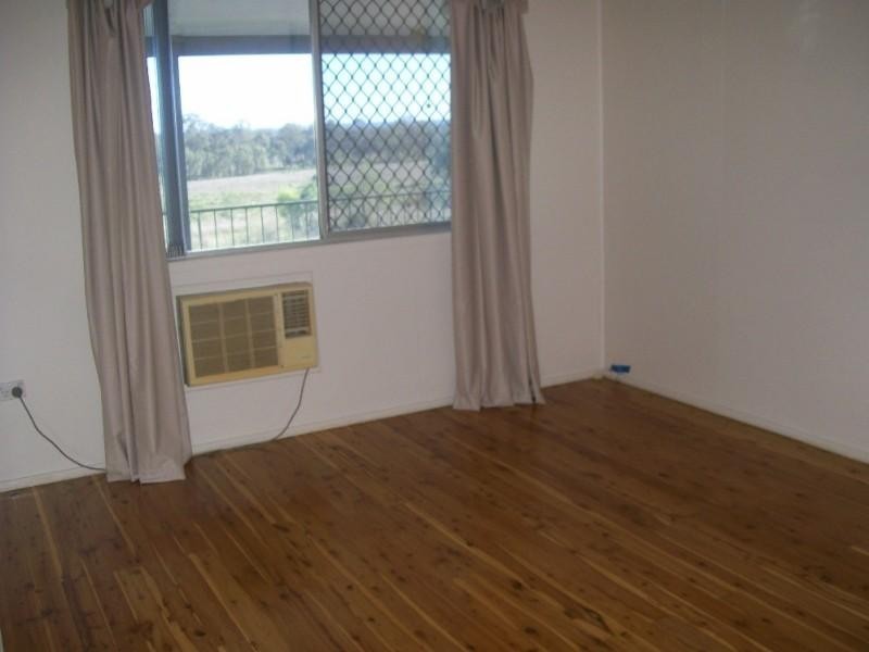 4 Nobbs Street, Moura QLD 4718