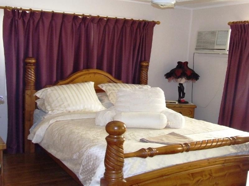 38 Nobbs Street, Moura QLD 4718