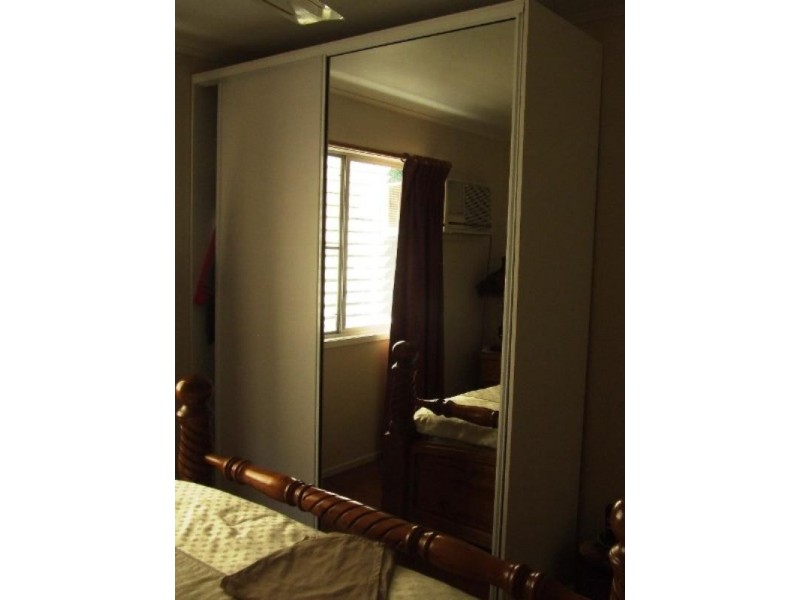 38 Nobbs Street, Moura QLD 4718