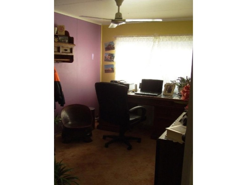 38 Nobbs Street, Moura QLD 4718