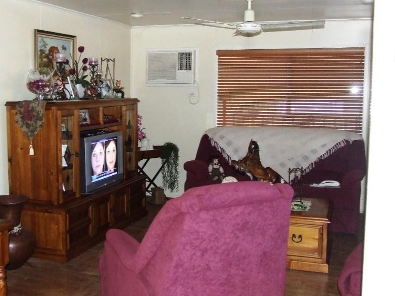 38 Nobbs Street, Moura QLD 4718