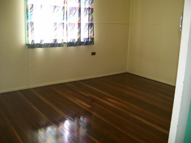 2 Nicholson Street, Banana QLD 4702