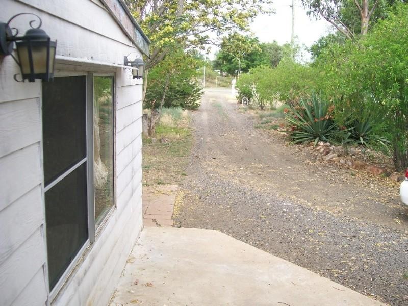 2 Nicholson Street, Banana QLD 4702