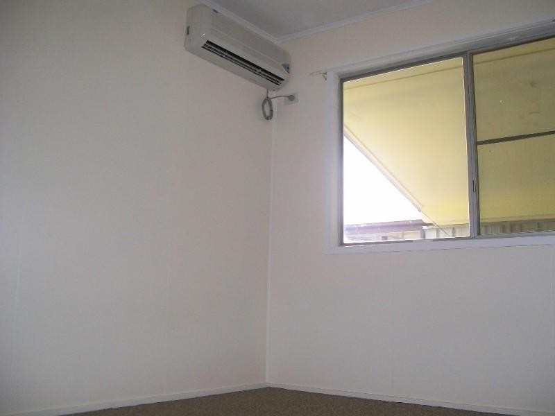 24 Stephenson Street, Moura QLD 4718